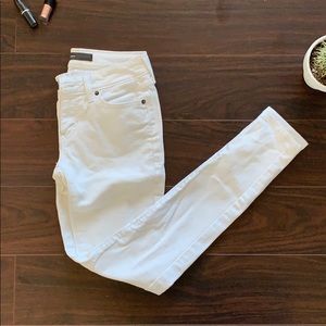 White Levi Legging Jeans